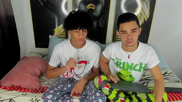 Snapshot of Violet_Dream2 chatting on December 14, 4:45 pm Violet Dream2 online show from December 14, 4:45 pm