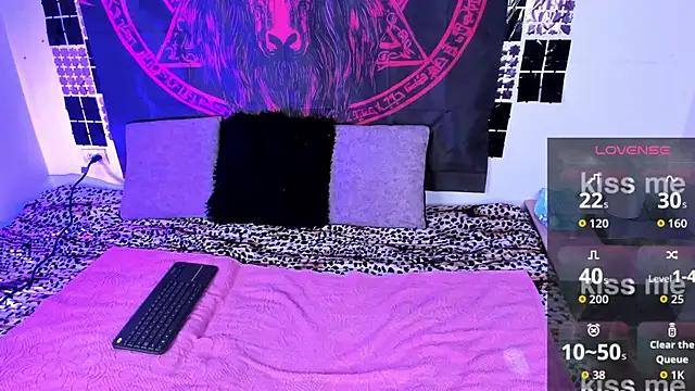 Snapshot of UchikyDoll chatting on January 13, 10:35 pm UchikyDoll online show from January 13, 10:35 pm