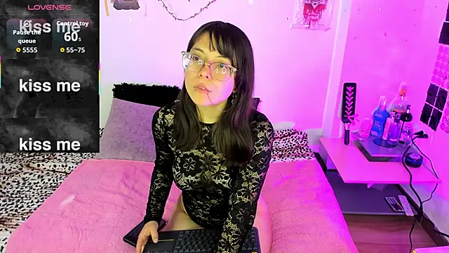 UchikyDoll online show from November 24, 8:42 pm