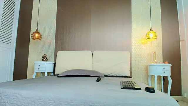 Tiifany Baker online show from January 15, 7:50 pm