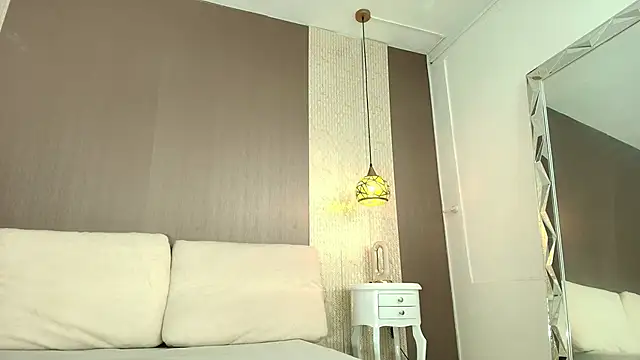 Tiifany Baker online show from February 18, 7:54 pm