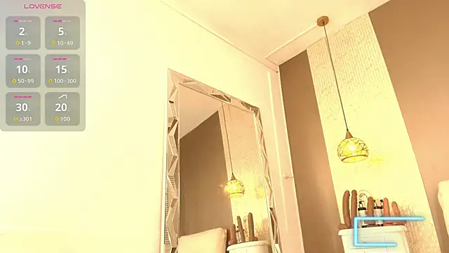 Snapshot of Tiifany_Baker chatting on June 30, 6:41 pm Tiifany Baker online show from June 30, 6:41 pm