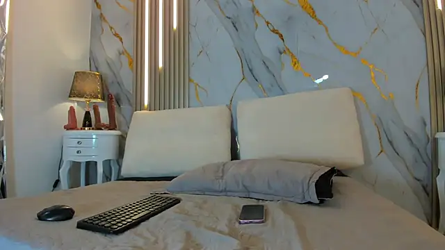 Tiifany Baker online show from April 9, 7:53 pm