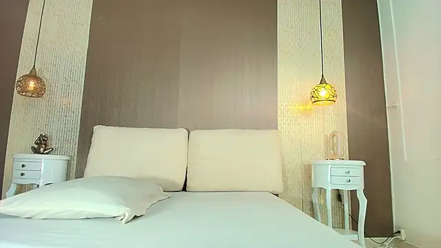 Tiifany Baker online show from March 5, 7:54 pm