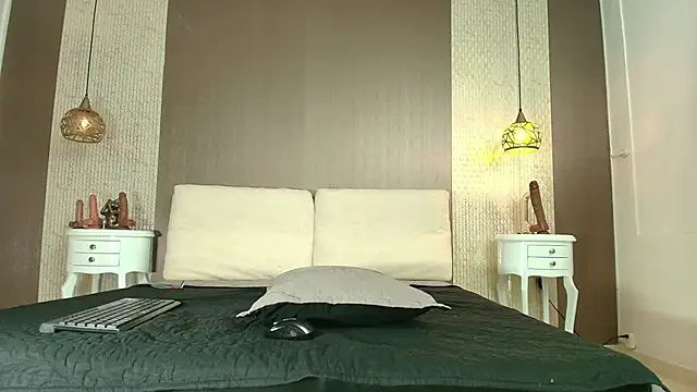 Tiifany Baker online show from February 19, 7:55 pm