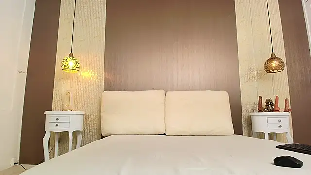 Tiifany Baker online show from November 25, 7:47 pm