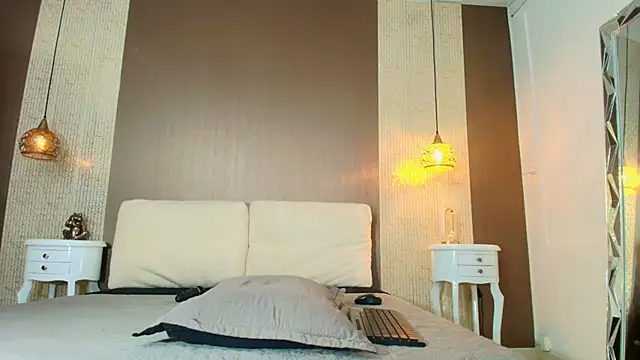 Tiifany Baker online show from January 16, 7:51 pm