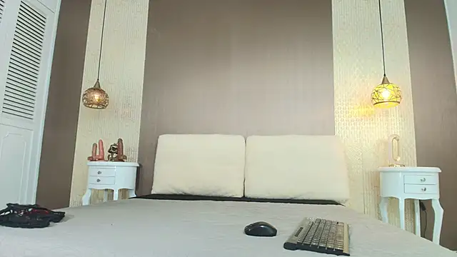 Tiifany Baker online show from January 12, 8:04 pm