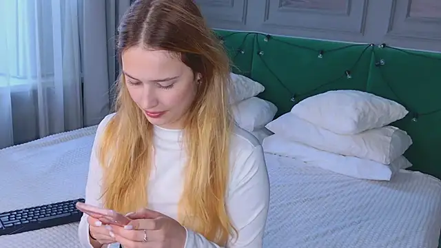 Sofii Ly online show from September 24, 5:47 am