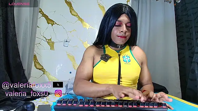 valeriafoxx3 online show from June 24, 11:13 pm