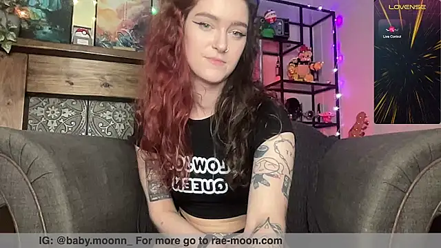 rae moonn online show from April 3, 6:14 pm