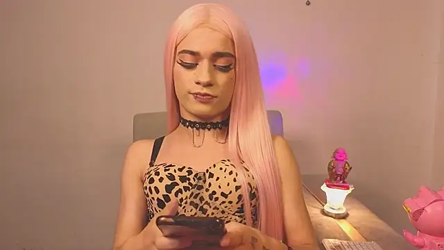 chloe ember online show from December 20, 6:33 pm