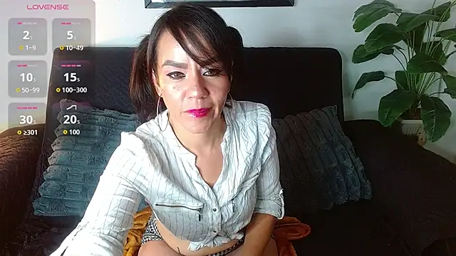 Snapshot of brandi_bae1 chatting on October 6, 2:18 pm brandi bae1 online show from October 6, 2:18 pm