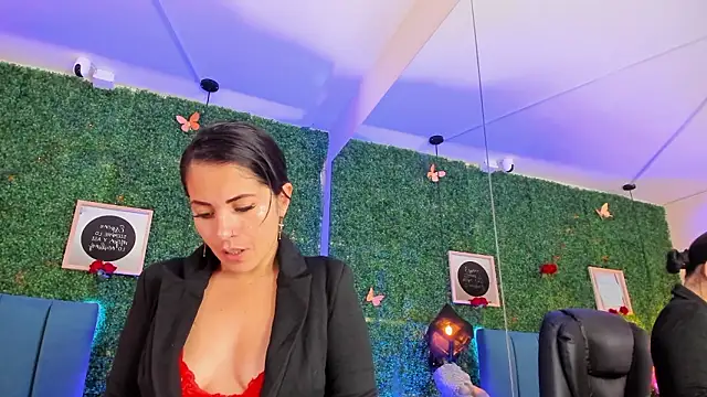 Linagh  online show from January 14, 11:25 am