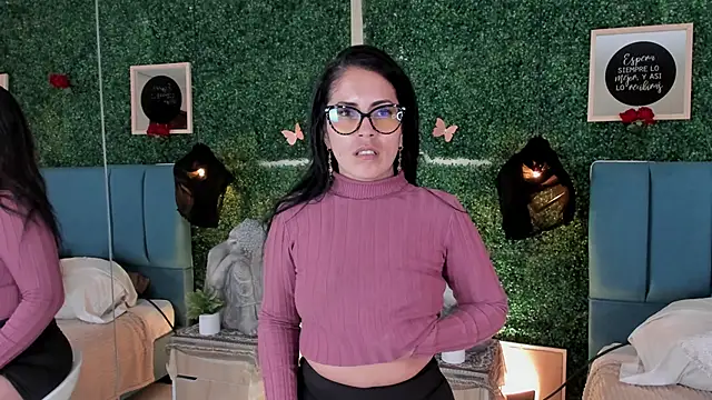 Linagh  online show from November 29, 1:55 pm