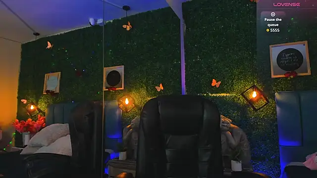 Linagh  online show from December 2, 11:34 am