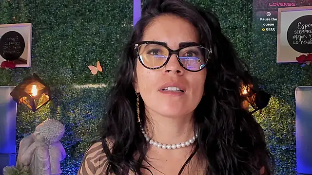 Linagh  online show from December 5, 11:31 am