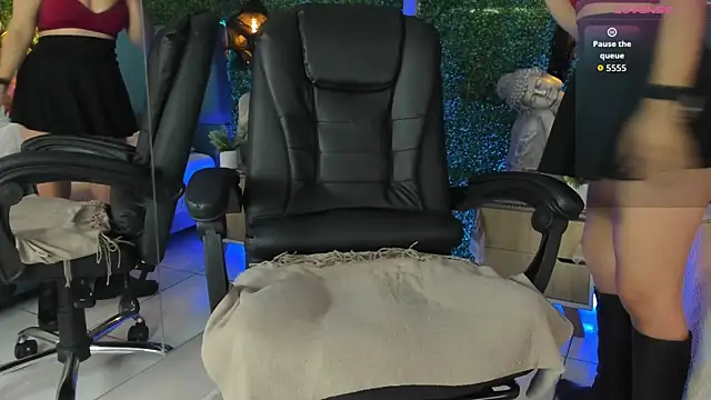 Linagh  online show from January 17, 11:36 am