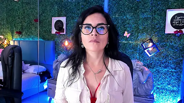 Linagh  online show from February 14, 11:32 am