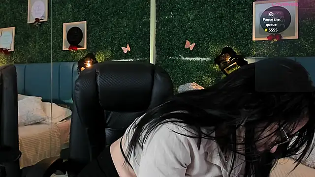 Linagh  online show from November 24, 12:05 pm