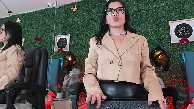 Linagh  online show from January 16, 11:36 am