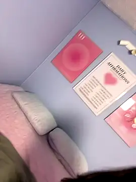 Bella  Lane online show from November 25, 7:58 pm