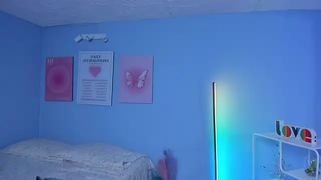 Bella  Lane online show from December 4, 7:46 pm