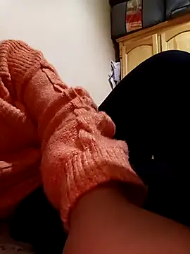 Mroma89six online show from December 4, 11:42 am