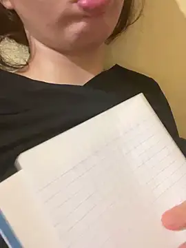 Mroma89six online show from September 21, 3:28 pm