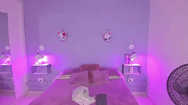 Zoe Lynch  online show from September 25, 11:49 am