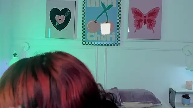 Zoe Lynch  online show from March 17, 11:35 am