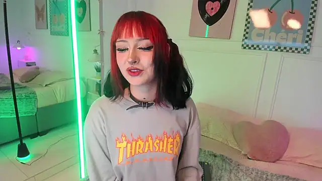 Zoe Lynch  online show from June 1, 12:16 pm