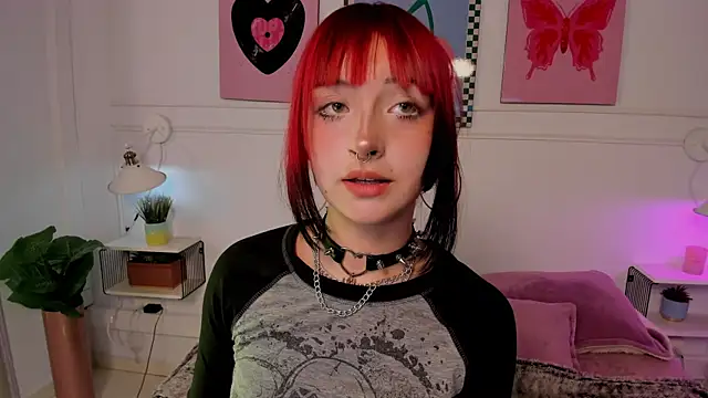 Zoe Lynch  online show from May 5, 11:57 am