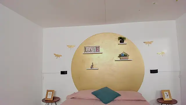 Zoe Lynch  online show from October 14, 11:44 am