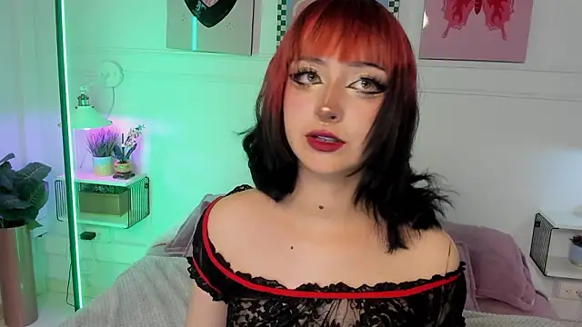 Zoe Lynch  online show from March 23, 11:32 am