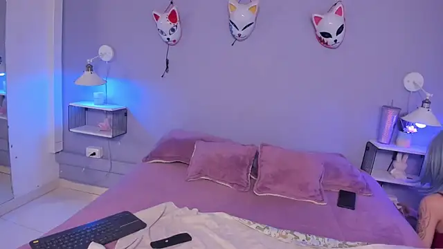 Zoe Lynch  online show from November 14, 11:58 am