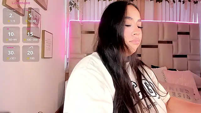 Snapshot of Zoey_thompson chatting on November 21, 9:14 pm Zoey thompson online show from November 21, 9:14 pm