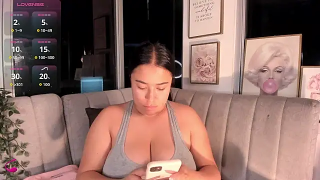 Zoey thompson online show from October 6, 11:05 pm