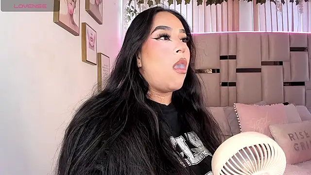 Snapshot of Zoey_thompson chatting on November 11, 7:30 pm Zoey thompson online show from November 11, 7:30 pm