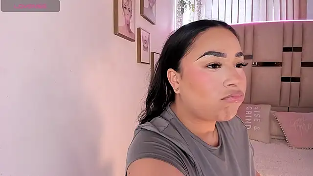 Snapshot of Zoey_thompson chatting on November 3, 7:50 pm Zoey thompson online show from November 3, 7:50 pm