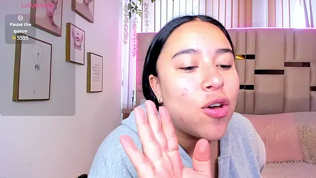 Zoey thompson online show from February 14, 9:48 pm