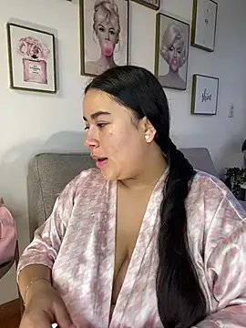 Zoey thompson online show from April 8, 8:10 pm