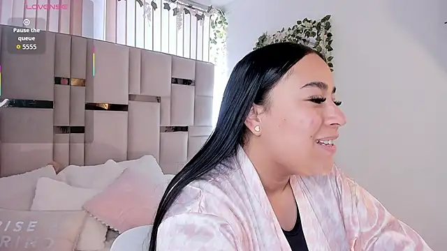 Zoey thompson online show from December 21, 2:41 pm