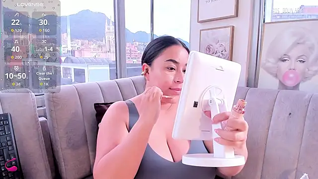 Zoey thompson online show from October 8, 7:36 pm