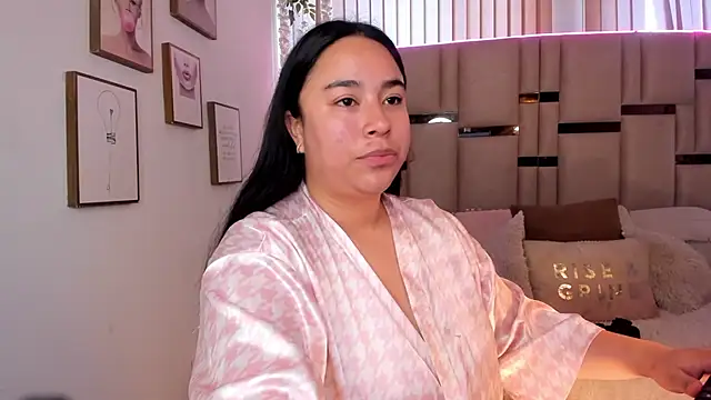 Zoey thompson online show from February 13, 7:25 pm