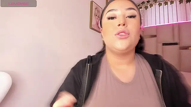 Snapshot of Zoey_thompson chatting on November 15, 8:24 pm Zoey thompson online show from November 15, 8:24 pm