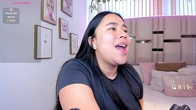 Zoey thompson online show from February 6, 1:29 pm