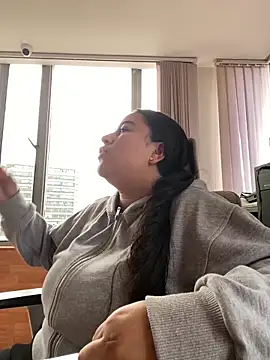 Zoey thompson online show from March 27, 7:48 pm