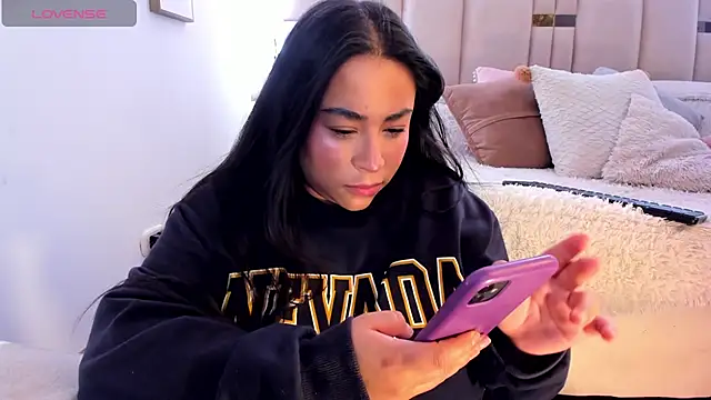 Zoey thompson online show from February 20, 9:06 pm