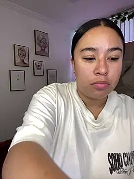 Snapshot of Zoey_thompson chatting on June 12, 8:50 pm Zoey thompson online show from June 12, 8:50 pm